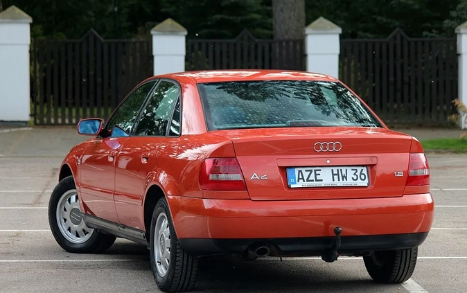Audi A4 cena 12900 przebieg: 125000, rok produkcji 2000 z Biecz małe 596